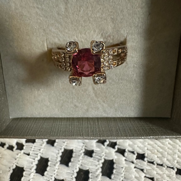 Beautiful Women Rings - Picture 2 of 4